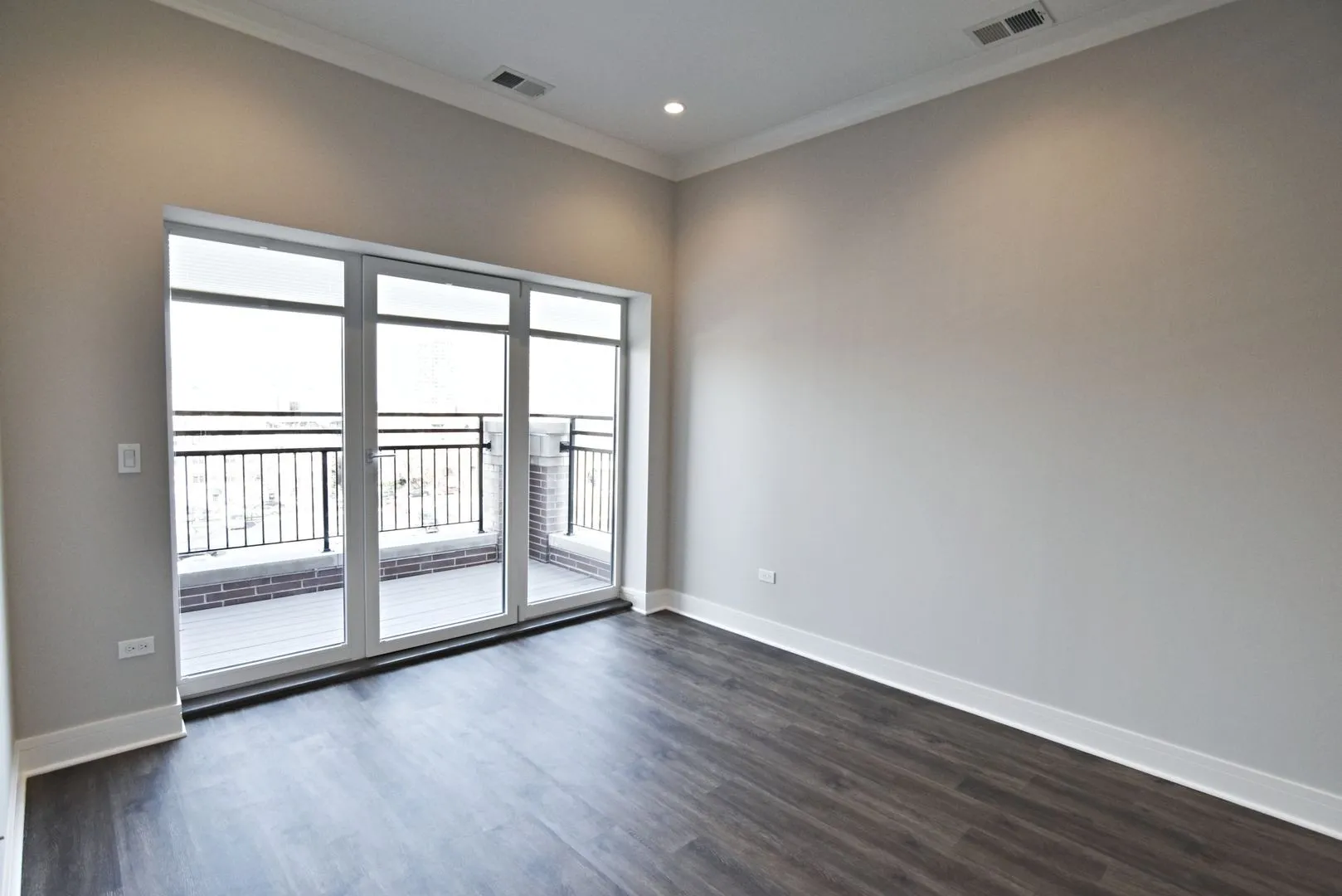 927 W Irving Park Rd, ,  60613, USA 60613-unit#927-301-Chicago-IL