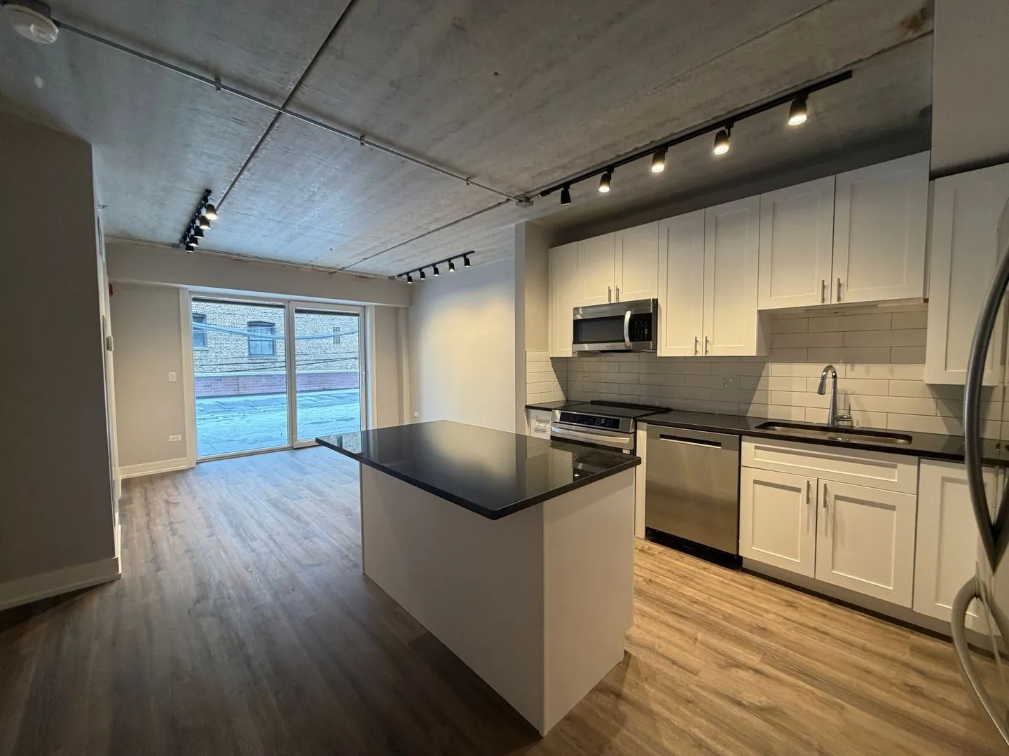 952 W Carmen Ave, , 60640, USA 60640-unit#952-208-Chicago-IL