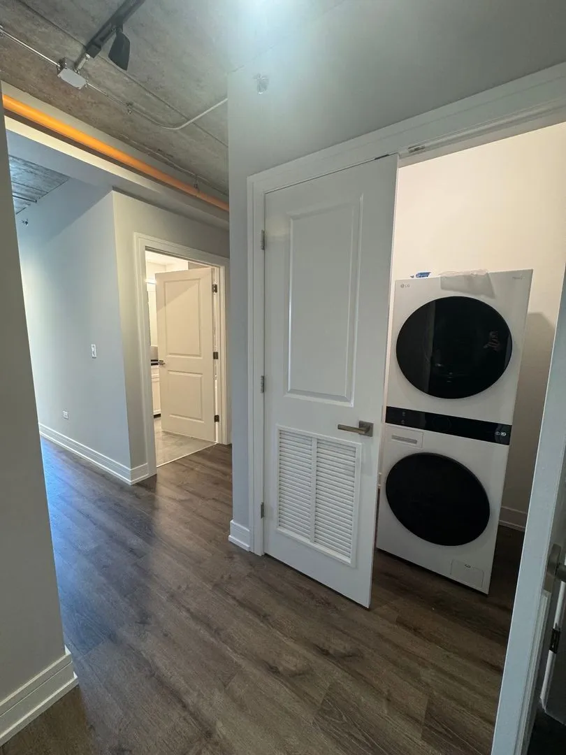 952 W Carmen Ave, ,  60640, USA 60640-unit#801-Chicago-IL