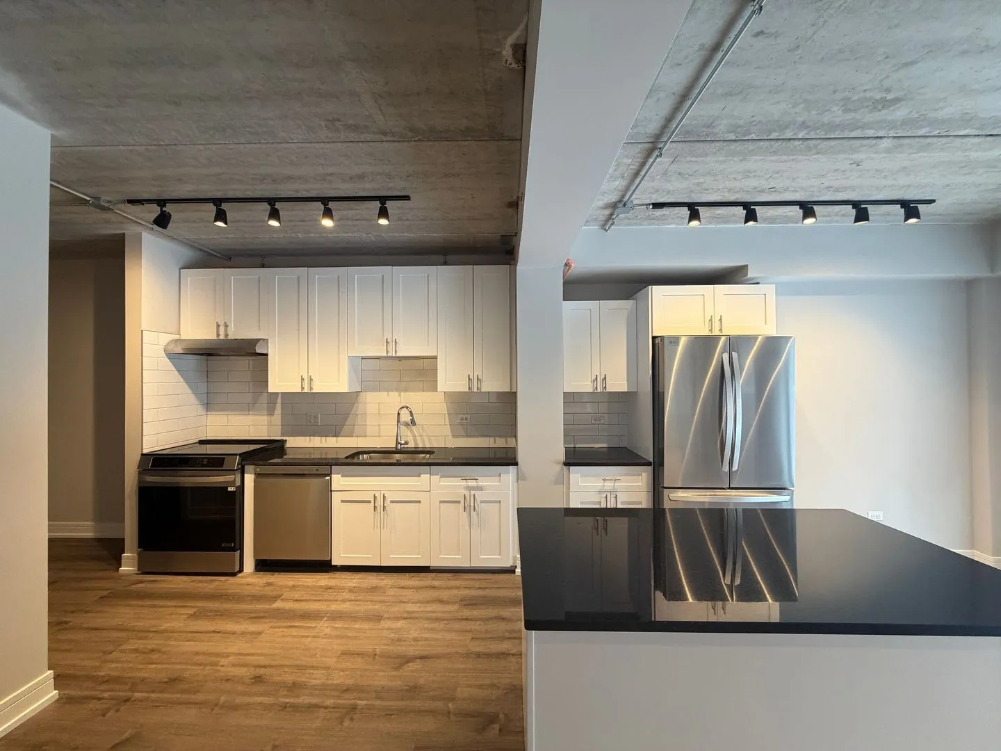 952 W Carmen Ave, ,  60640, USA 60640-unit#952-210-Chicago-IL