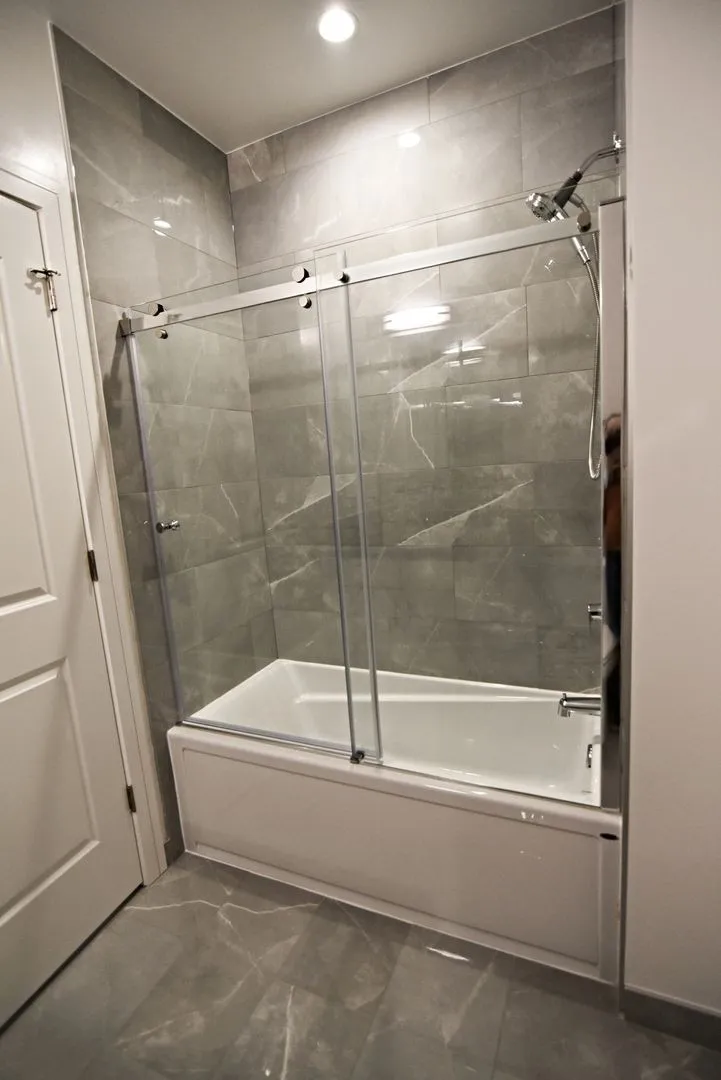927 W Irving Park Rd, , 60613, USA 60613-unit#927-304-Chicago-IL