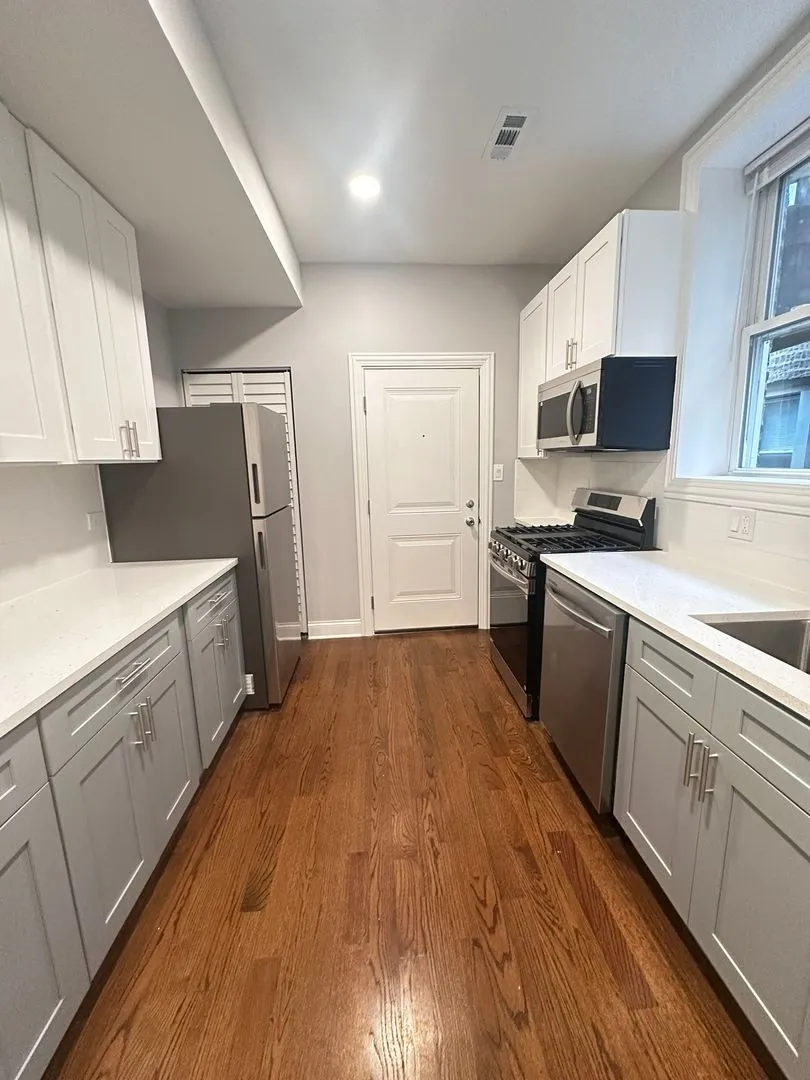 1157 W Lunt Ave, ,  60626, USA 60626-unit#2ND FLOOR-Chicago-IL