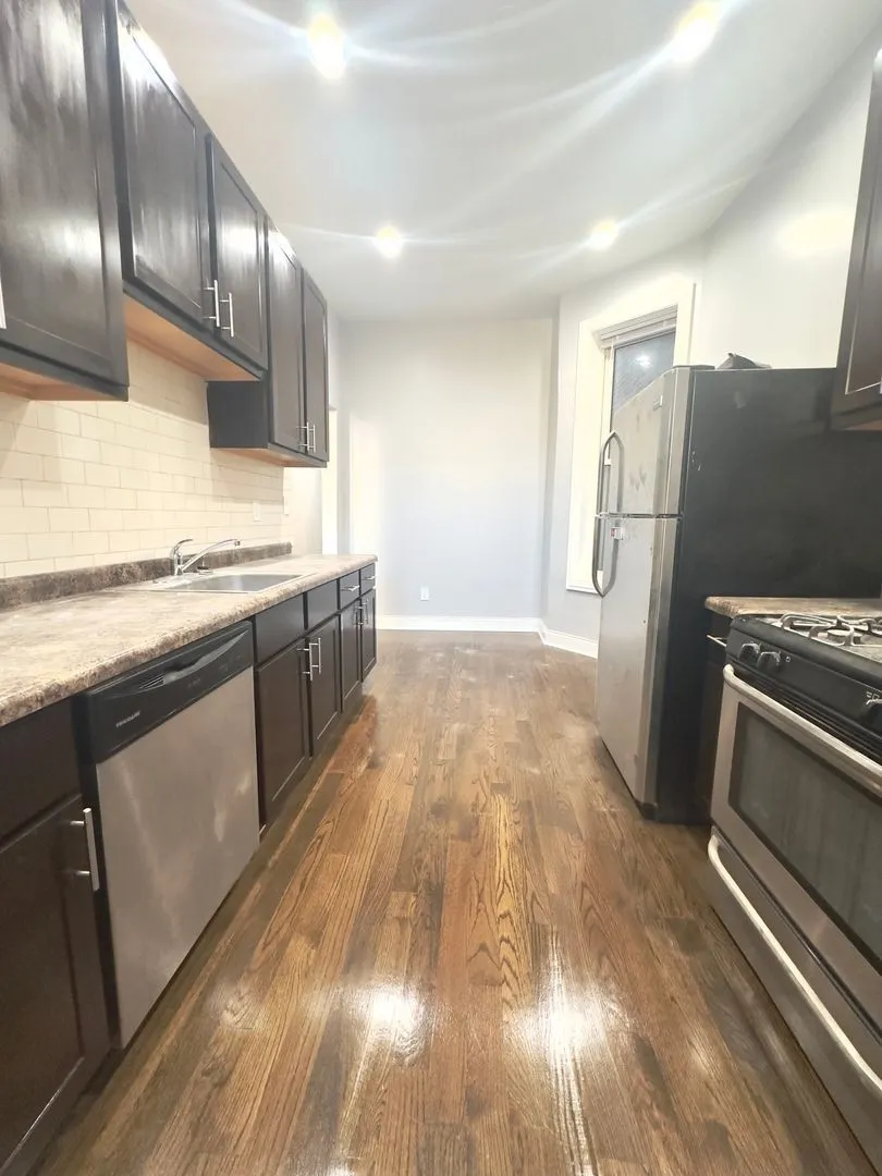 906 W Montrose Ave, ,  60613, USA 60613-unit#2ND FLOOR-Chicago-IL