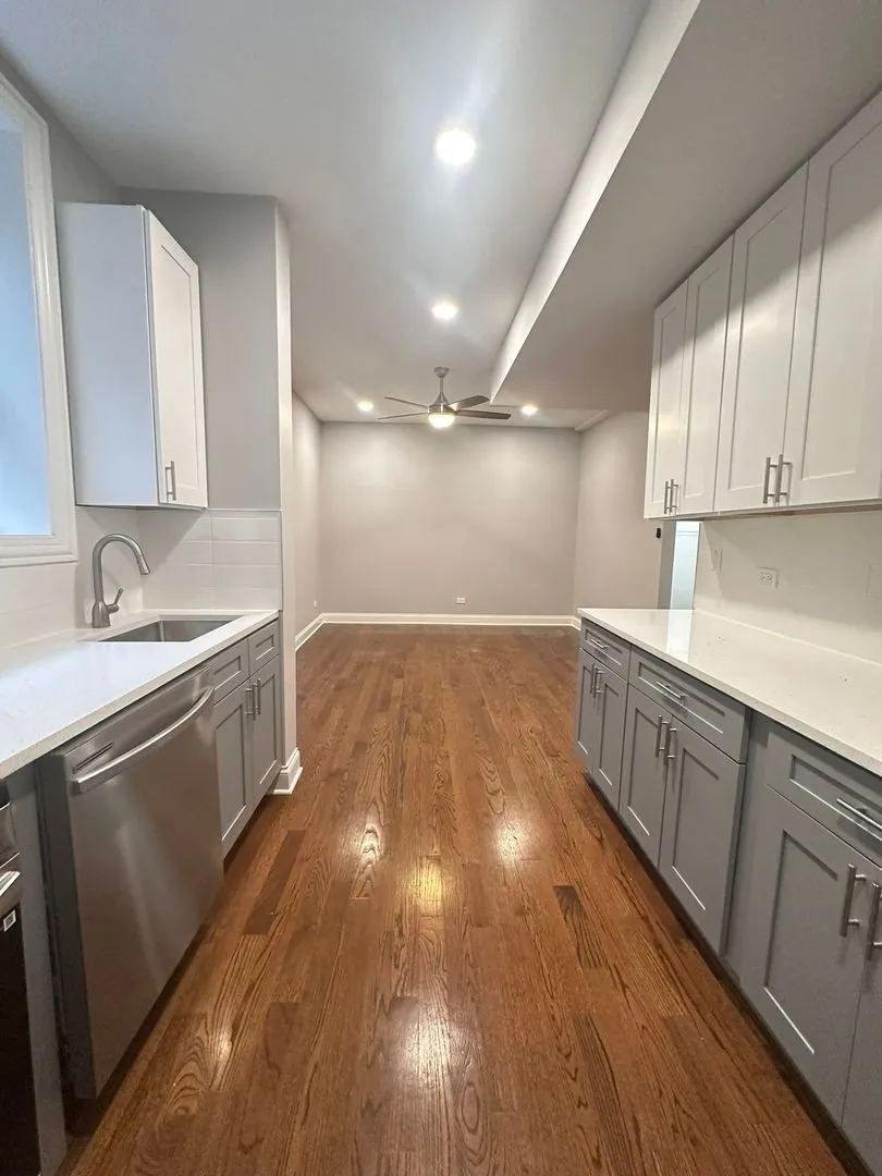 1157 W Lunt Ave, ,  60626, USA 60626-unit#2ND FLOOR-Chicago-IL