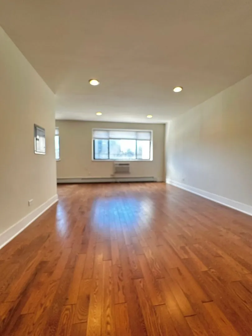 6954 N Sheridan Rd, ,  60626, USA 60626-unit#319-Chicago-IL