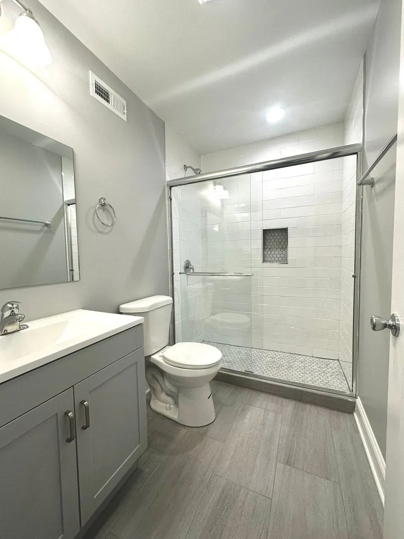 1216 W Rosemont Ave, ,  60660, USA 60660-unit#1ST FLOOR-Chicago-IL