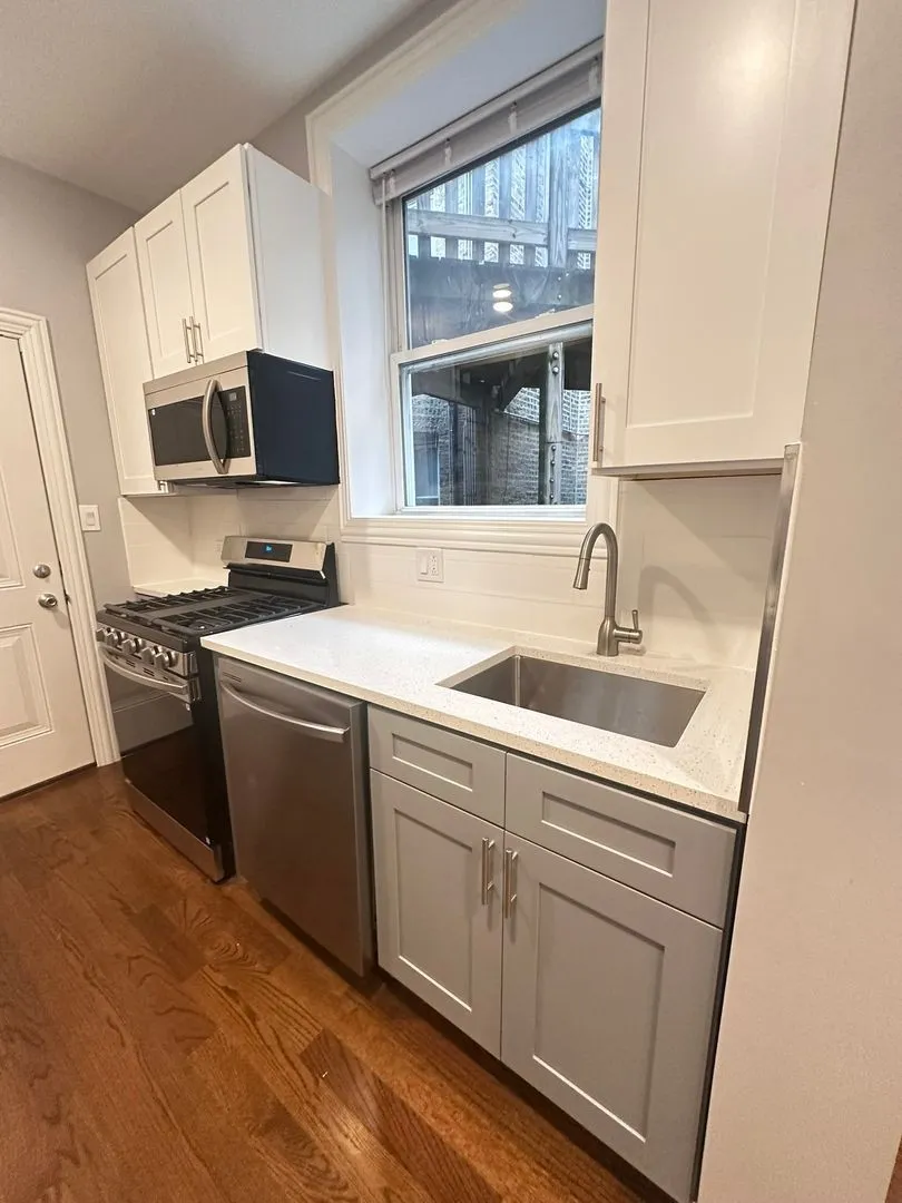 1157 W Lunt Ave, , 60626, USA 60626-unit#2ND FLOOR-Chicago-IL
