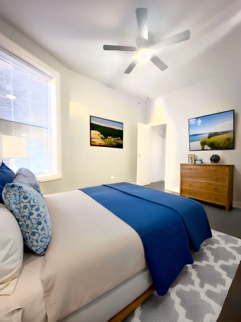 906 W Montrose Ave, ,  60613, USA 60613-unit#2ND FLOOR-Chicago-IL