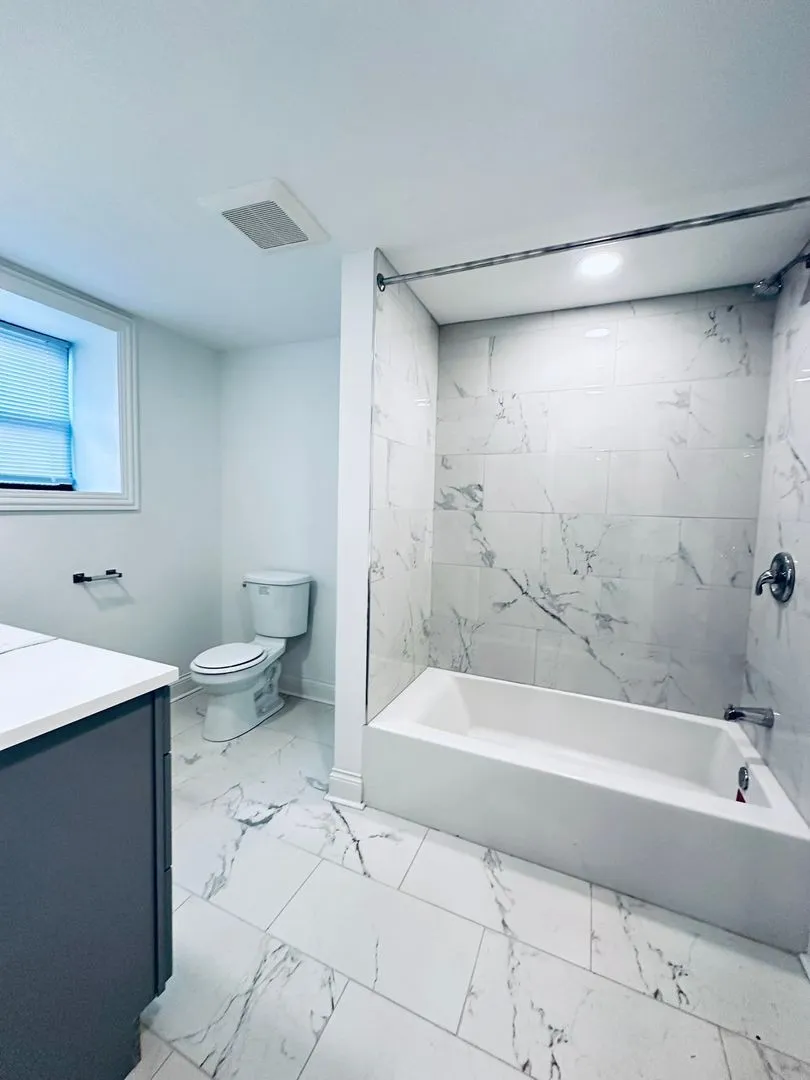 901 W Agatite Ave #901, ,  60640, USA 60640-unit#GARDEN-Chicago-IL