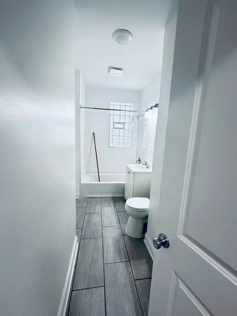 4452 N Sheridan Rd, ,  60640, USA 60640-unit#1ST FLOOR-Chicago-IL