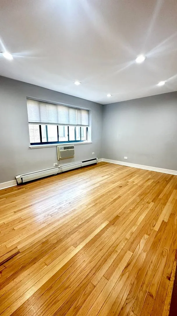 6954 N Sheridan Rd, ,  60626, USA 60626-unit#410-Chicago-IL