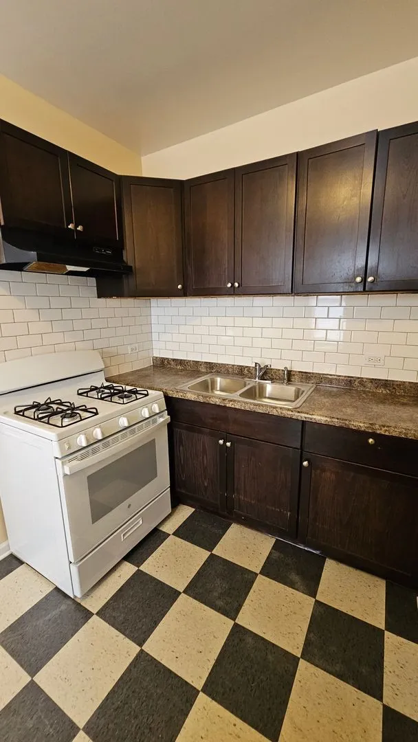 7726 N Marshfield Ave, ,  60626, USA 60626-unit#2B-Chicago-IL