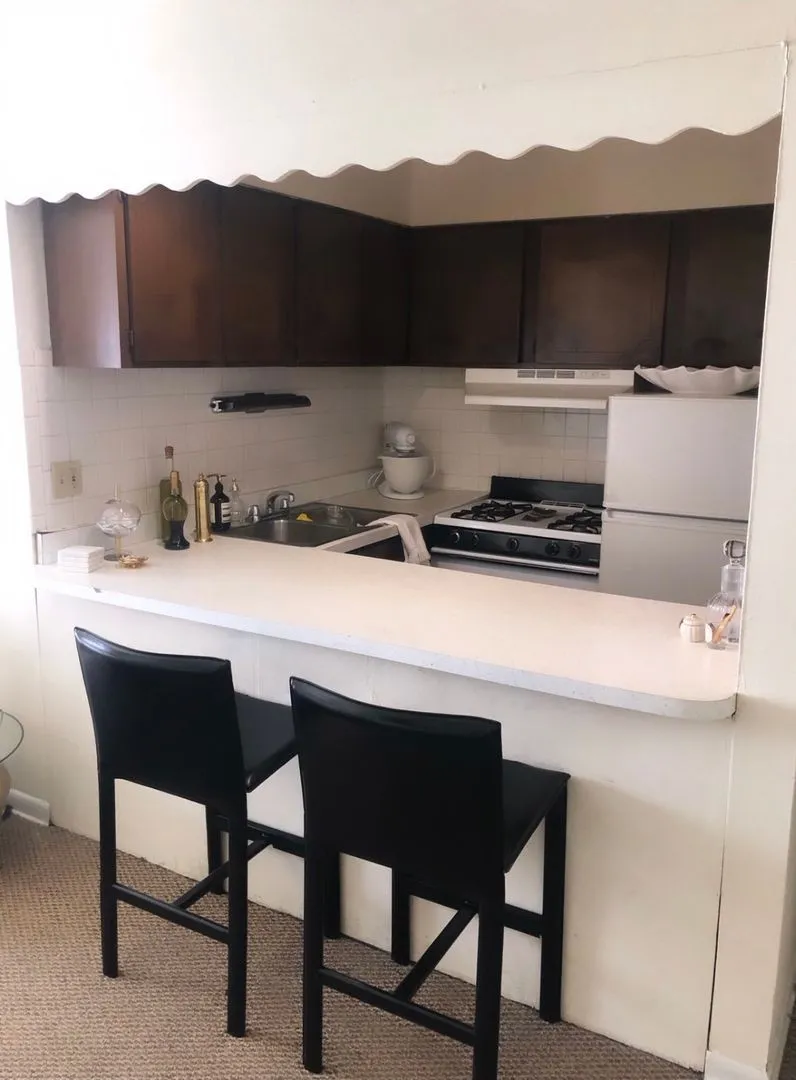 421 W Barry Ave, ,  60657, USA 60657-unit#401-Chicago-IL