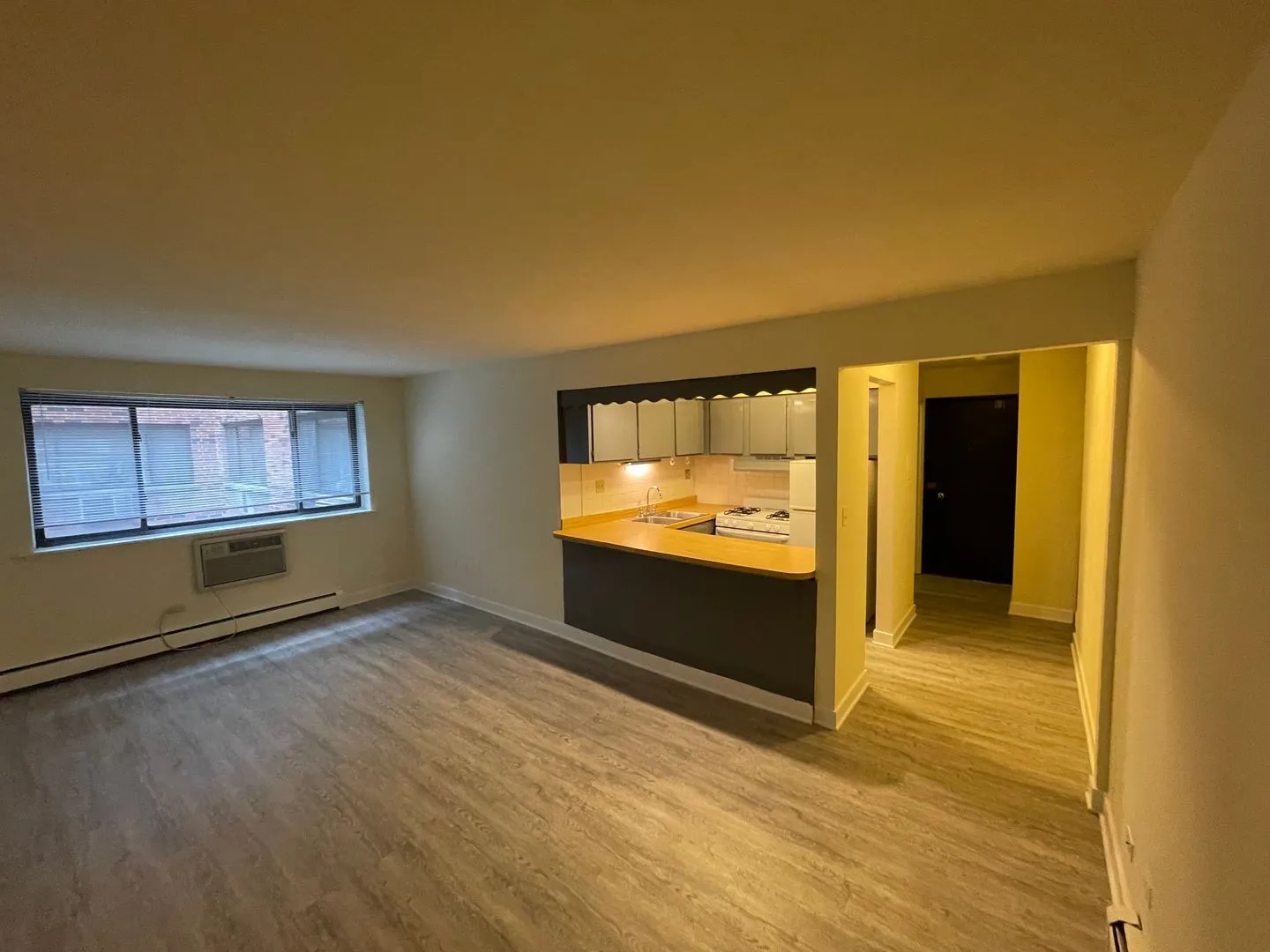 421 W Barry Ave, , 60657, USA 60657-unit#201-Chicago-IL