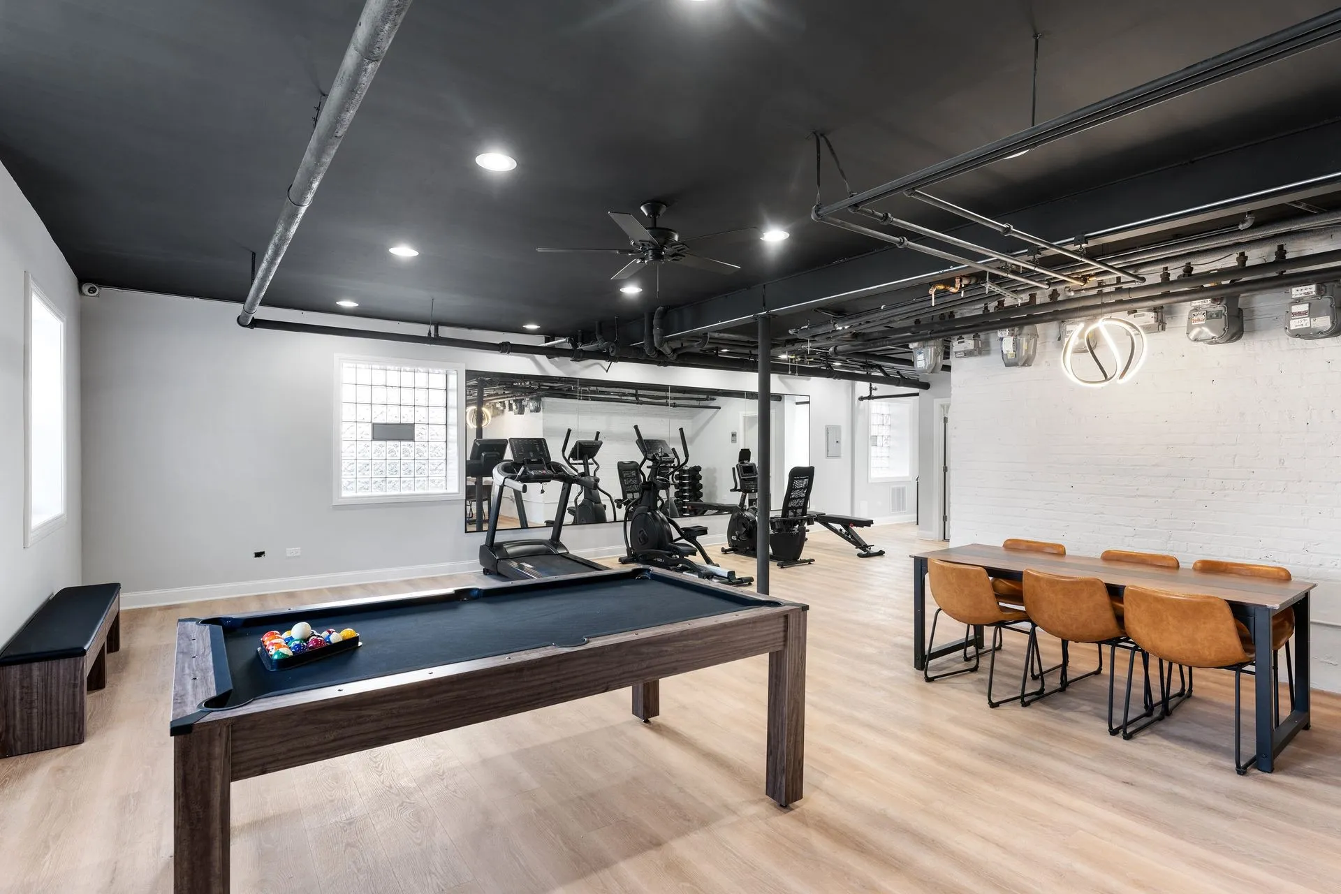 7385 N Damen Ave, , 60645, USA 60645-unit#2S-Chicago-IL