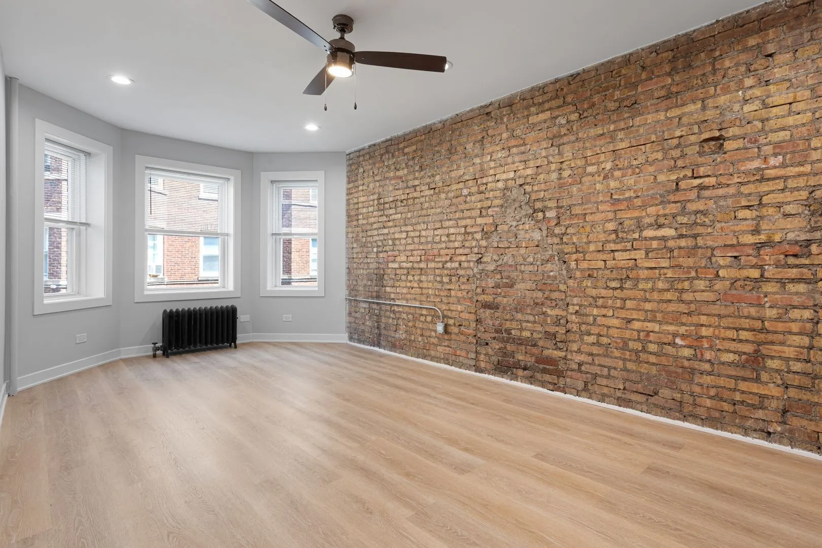 7381 N Damen Ave, ,  60645, USA 60645-unit#3E-Chicago-IL