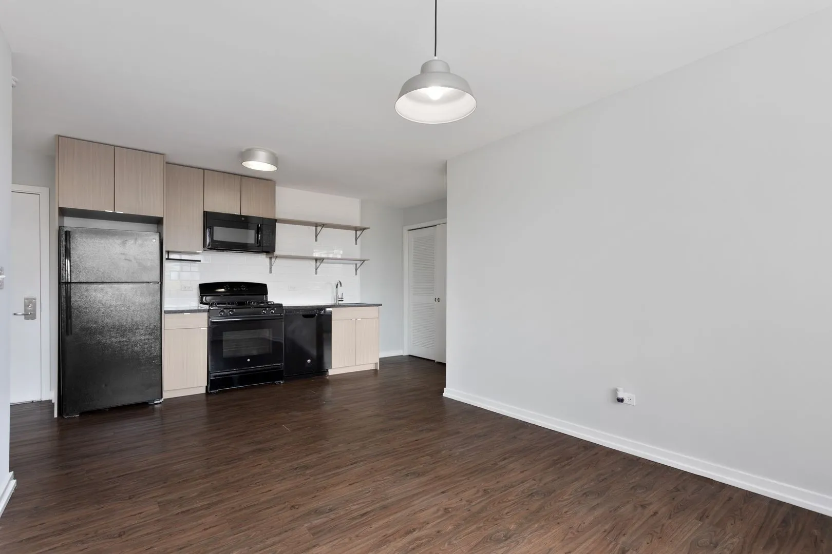 6134 N Kenmore Ave, ,  60660, USA 60660-unit#309-Chicago-IL