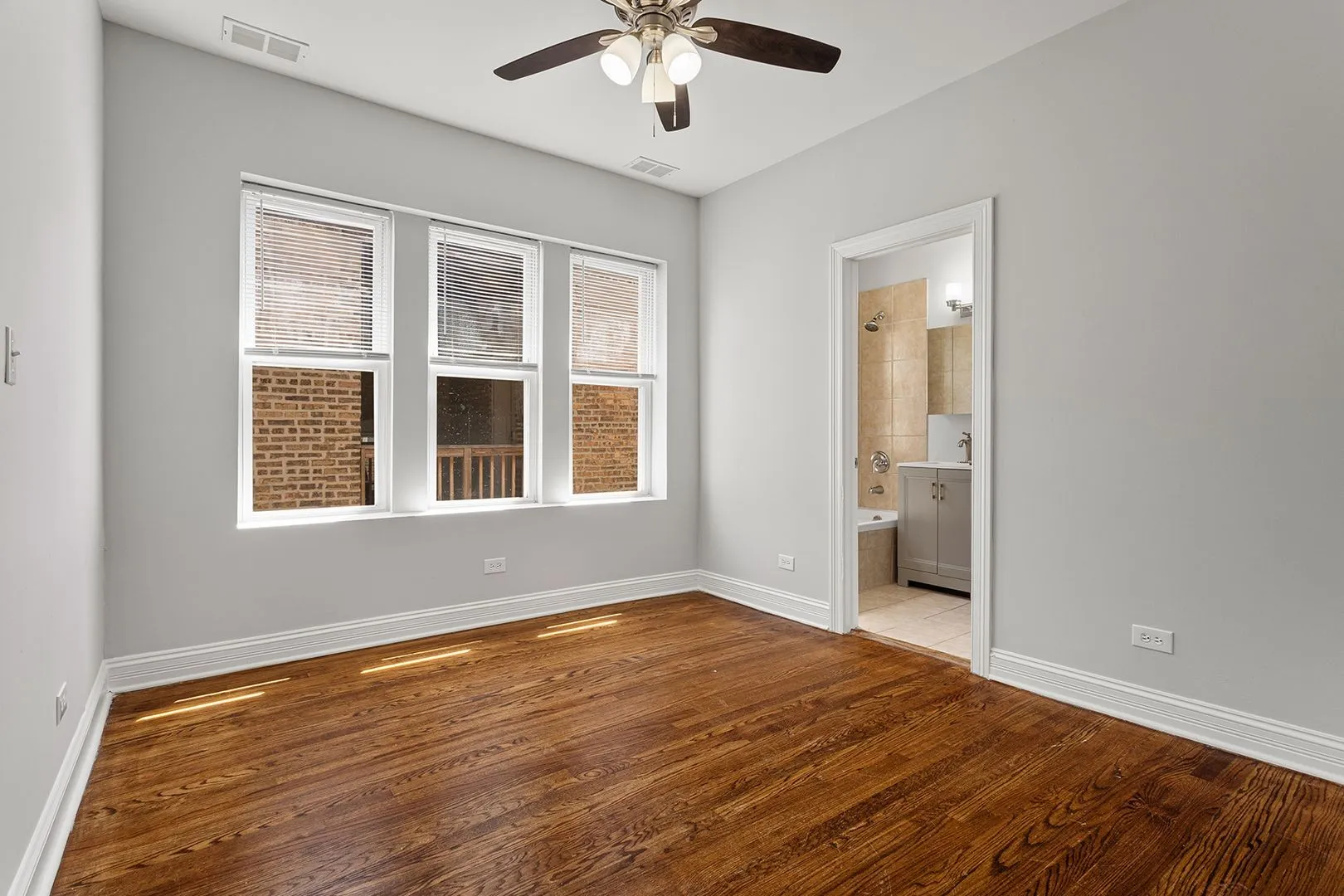 2003 W Jarvis Ave, , 60645, USA 60645-unit#3-Chicago-IL