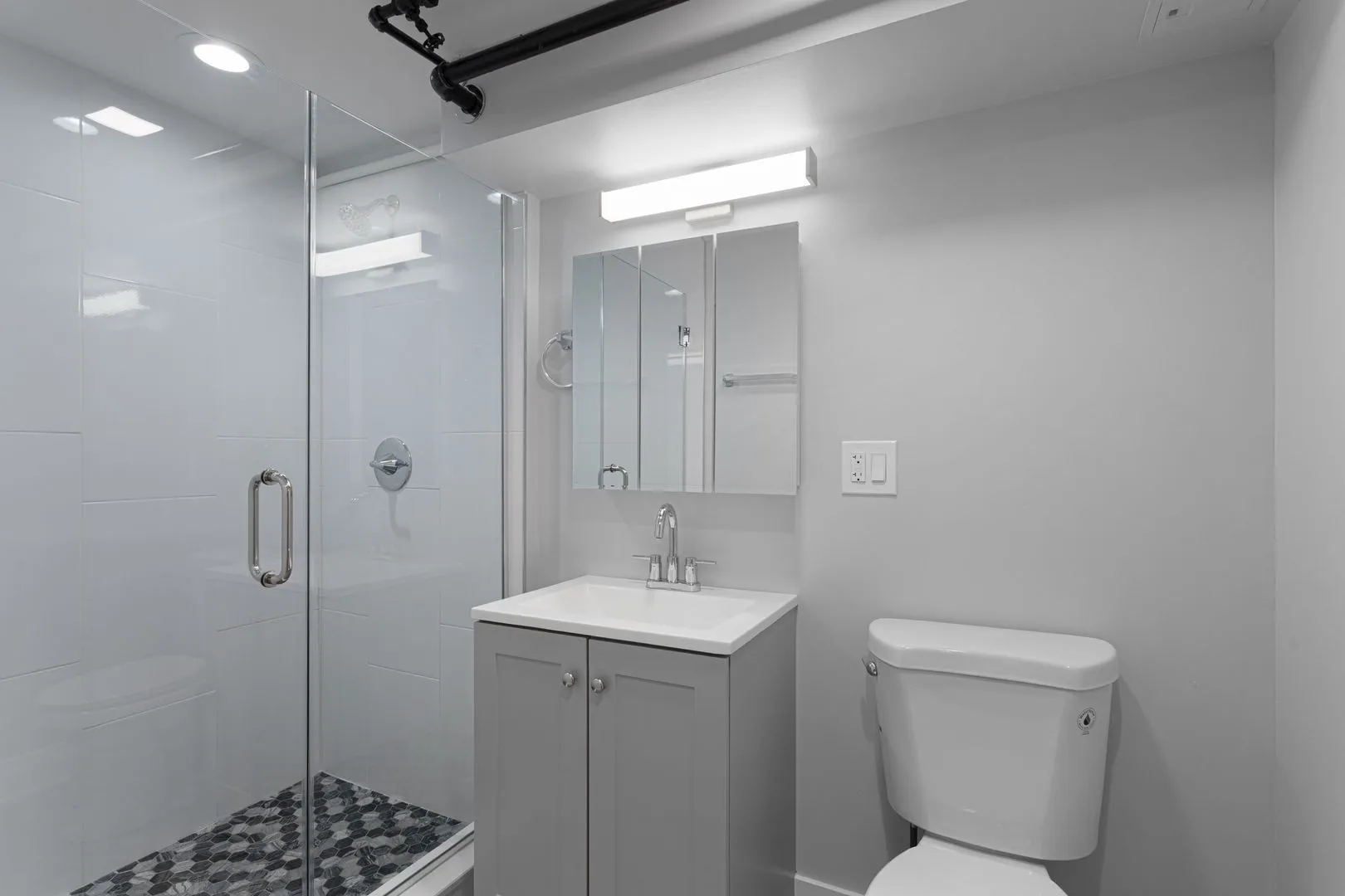 7600 N Sheridan Rd, ,  60626, USA 60626-unit#B1N-Chicago-IL