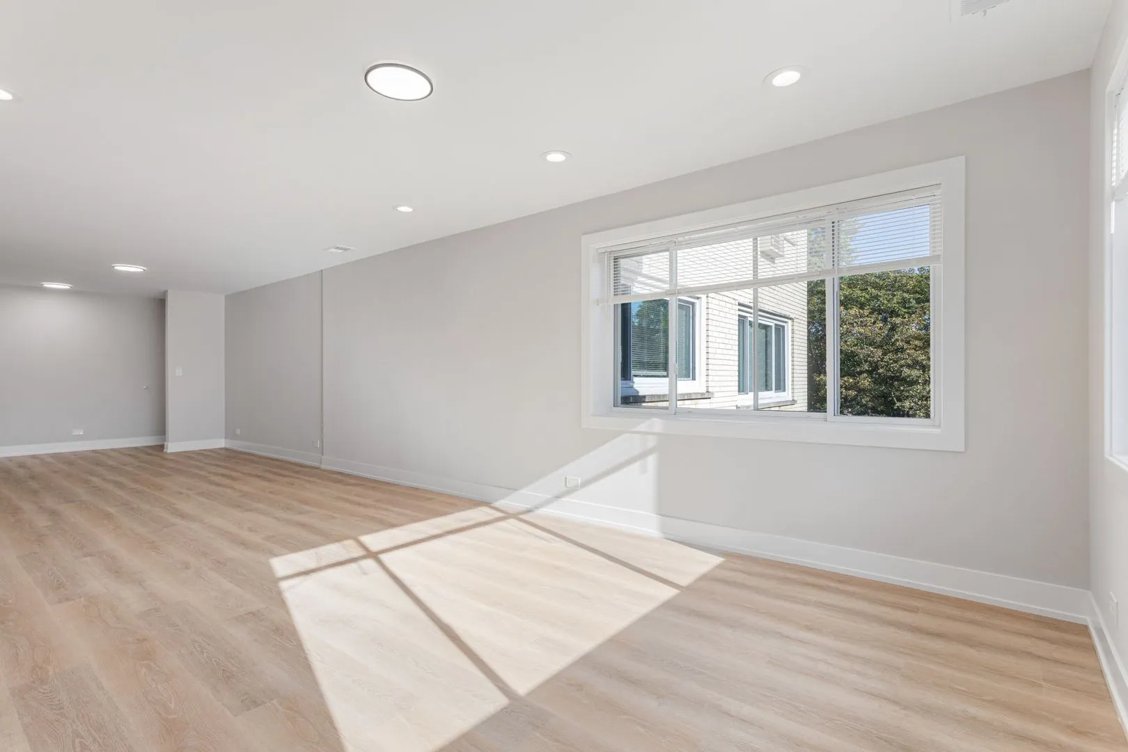 2333 W Lunt Ave, ,  60645, USA 60645-unit#403-Chicago-IL