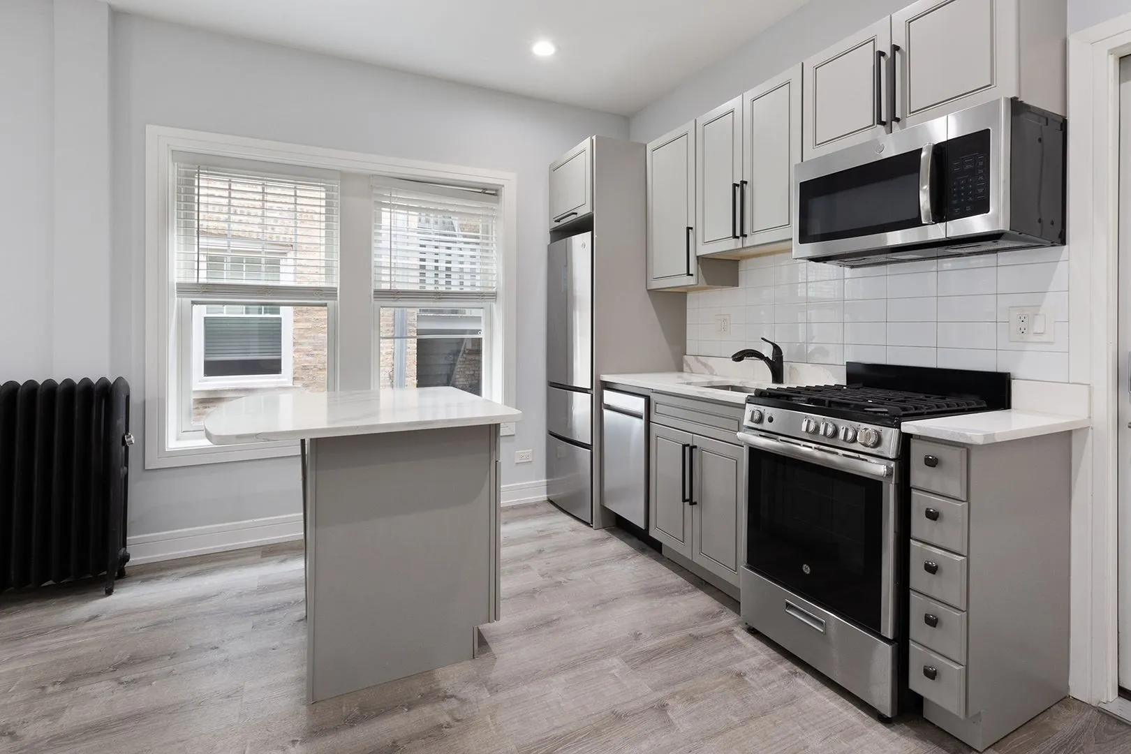 1063 W Glenlake Ave, , 60660, USA 60660-unit#2S-Chicago-IL