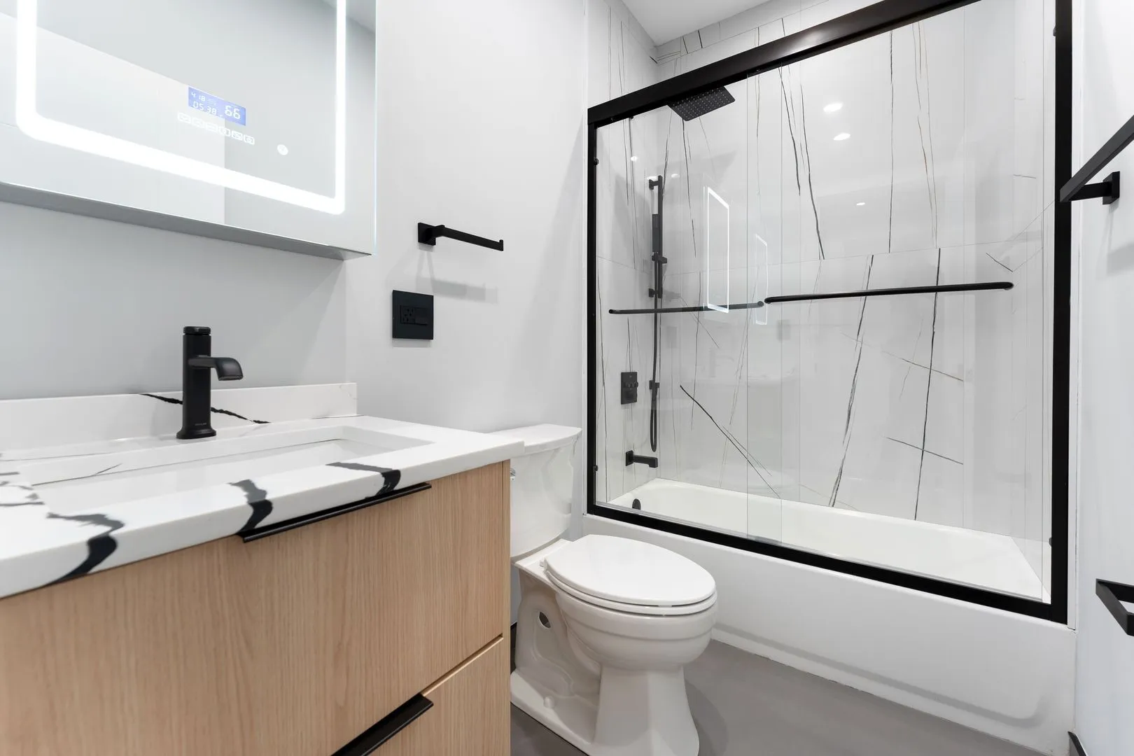 7726 N Eastlake Terrace, , 60626, USA 60626-unit#2-Chicago-IL