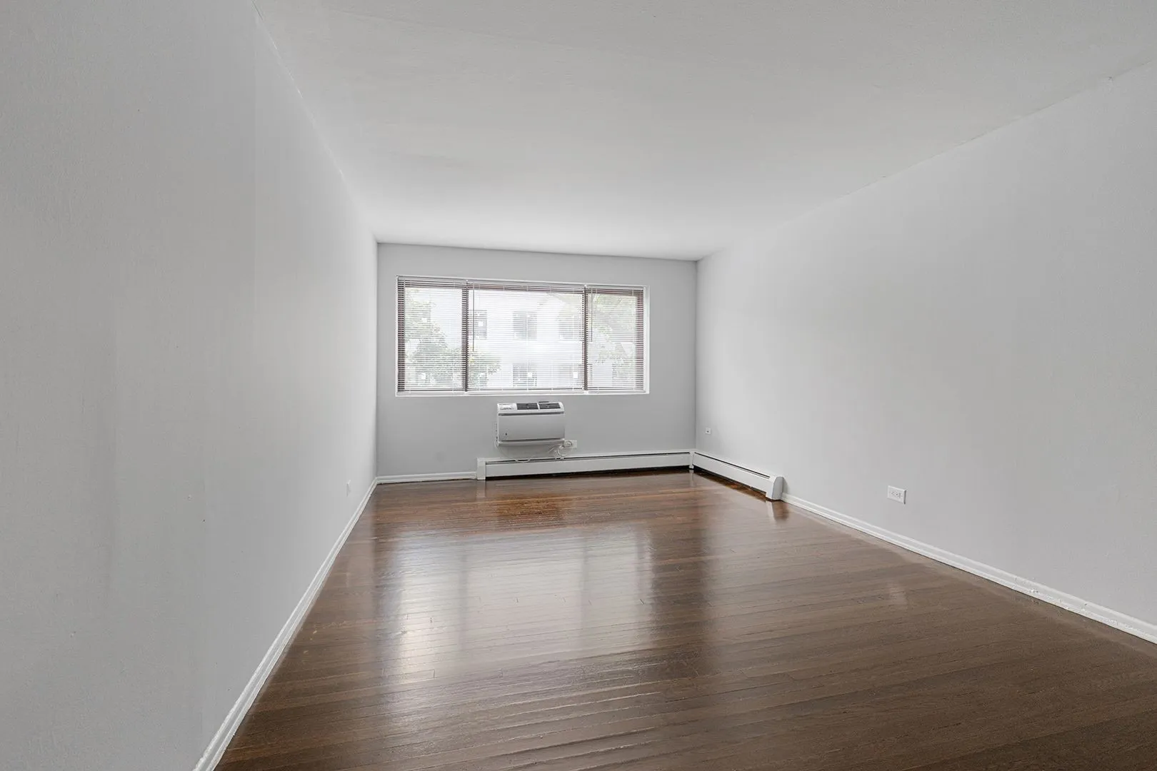 6029 N Winthrop Ave, , 60660, USA 60660-unit#303-Chicago-IL
