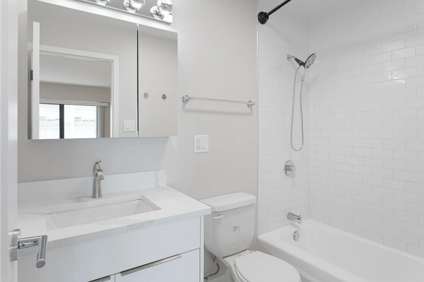 6166 N Sheridan Rd, ,  60660, USA 60660-unit#6G-Chicago-IL