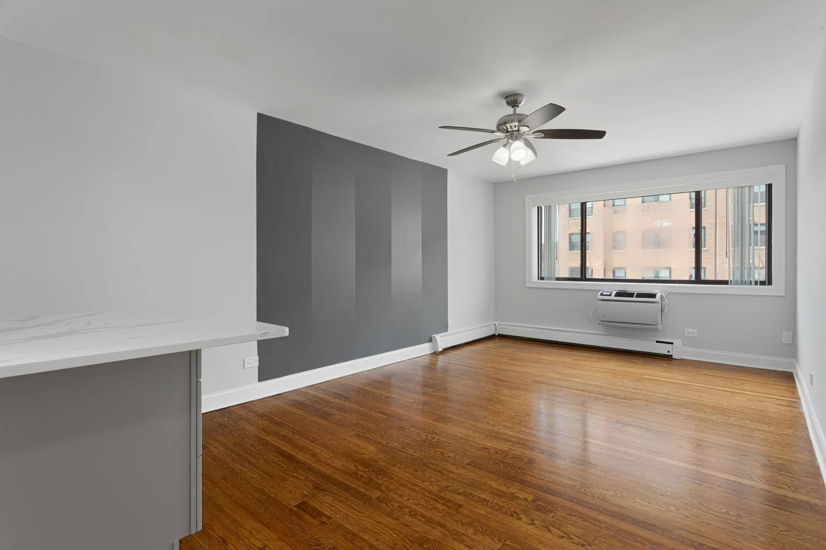 6029 N Winthrop Ave, , 60660, USA 60660-unit#402-Chicago-IL