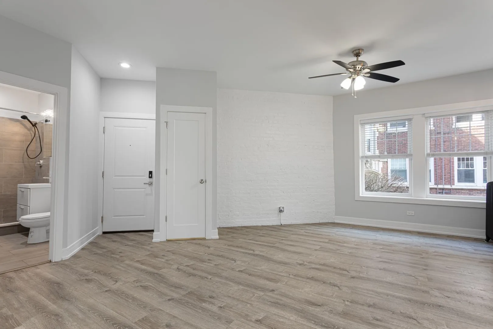 1059 W Glenlake Ave, ,  60660, USA 60660-unit#1N-Chicago-IL