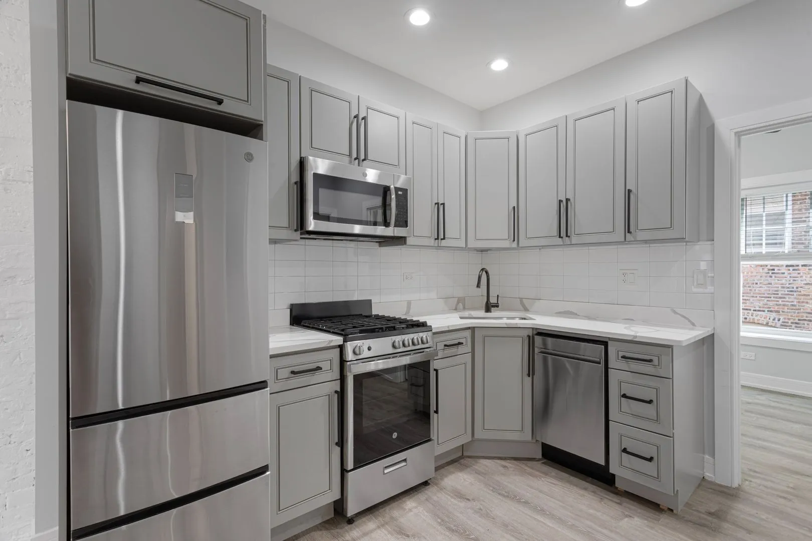 1059 W Glenlake Ave, ,  60660, USA 60660-unit#1N-Chicago-IL