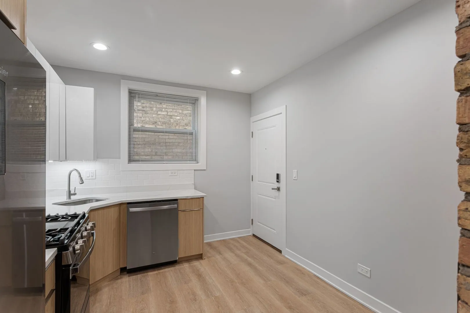 7381 N Damen Ave, ,  60645, USA 60645-unit#3E-Chicago-IL