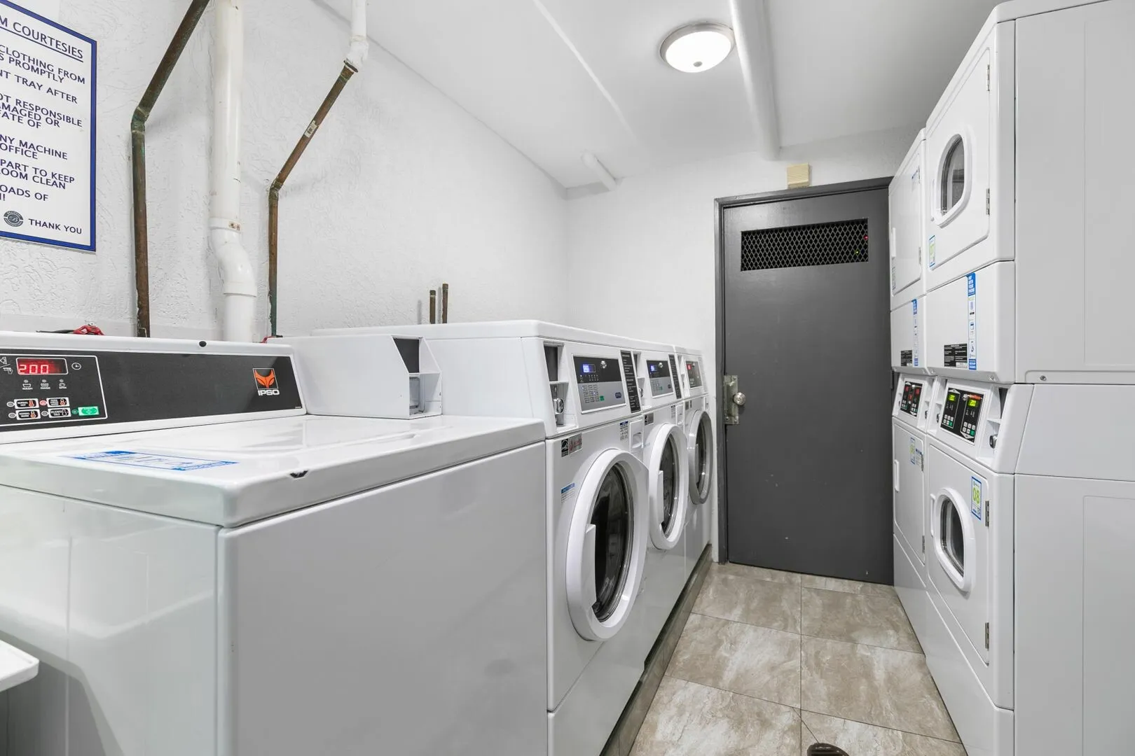 6201 N Kenmore Ave, ,  60660, USA 60660-unit#204-Chicago-IL