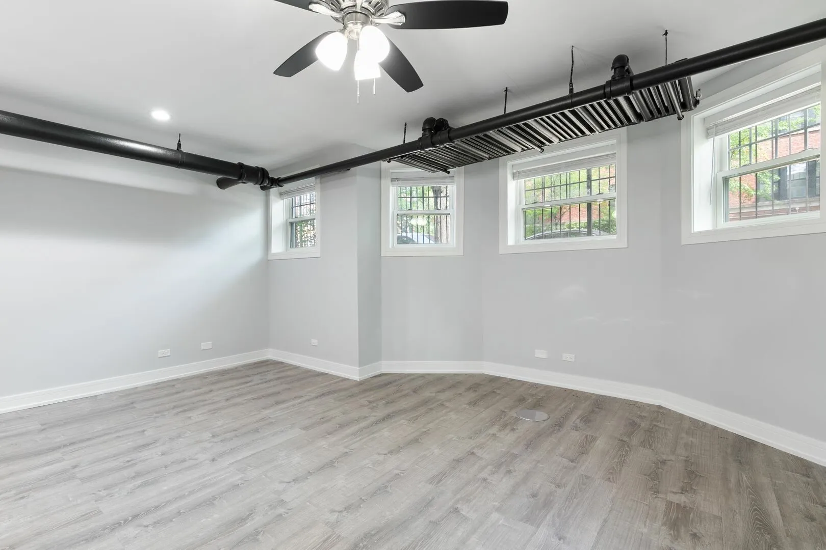 1067 W Glenlake Ave, ,  60660, USA 60660-Chicago-IL