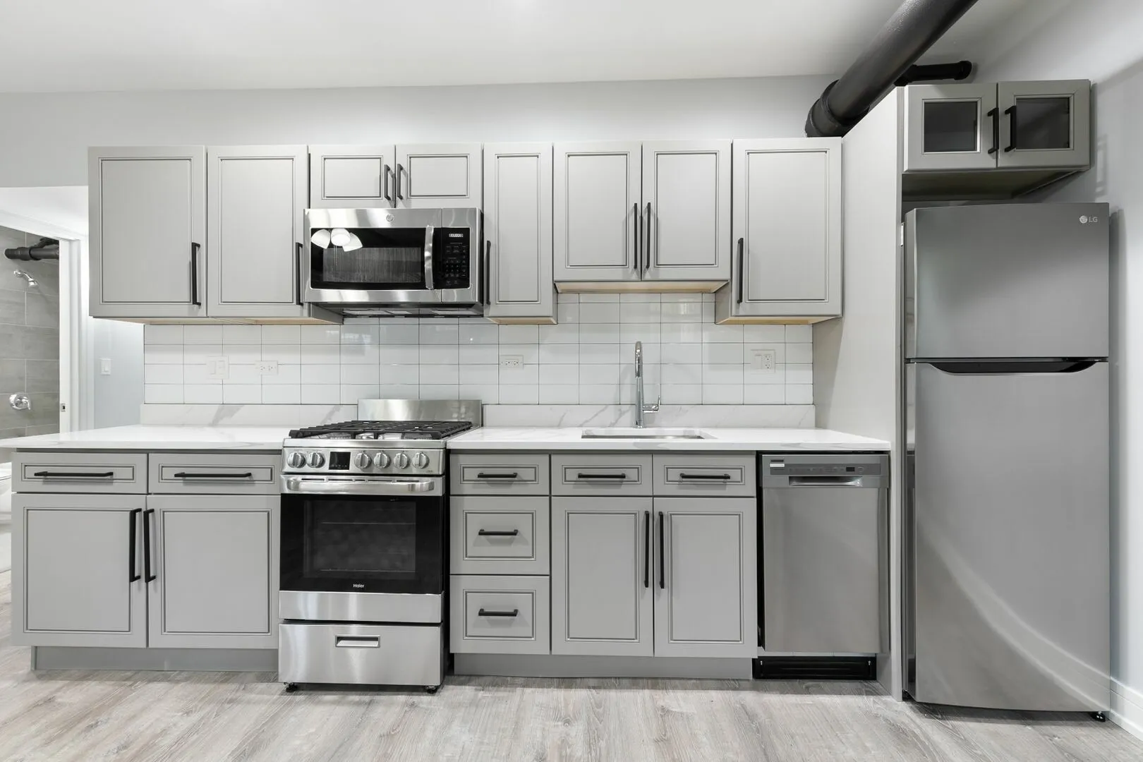 1067 W Glenlake Ave, ,  60660, USA 60660-Chicago-IL