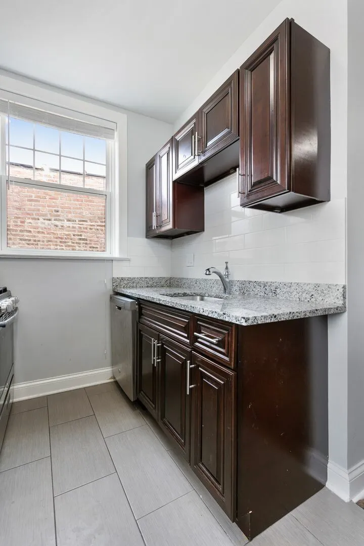 1108 W Glenlake Ave, ,  60660, USA 60660-unit#3RD FLOOR-Chicago-IL