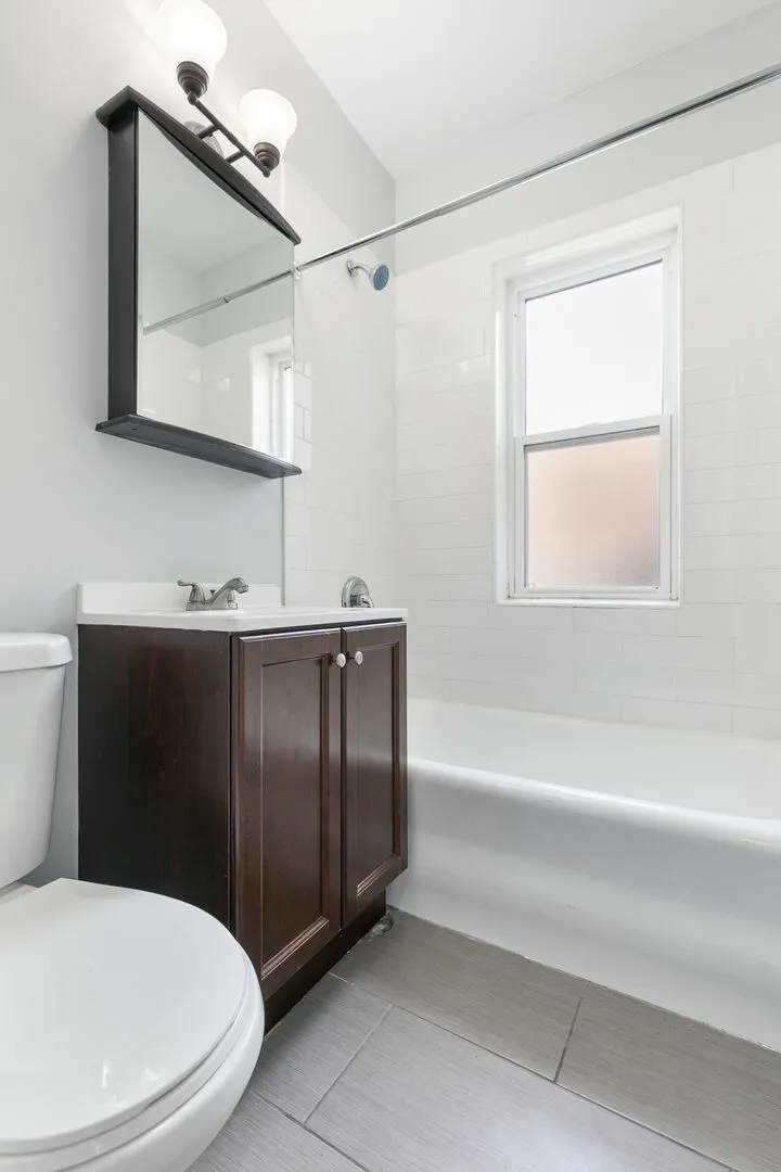 1108 W Glenlake Ave, ,  60660, USA 60660-unit#3RD FLOOR-Chicago-IL