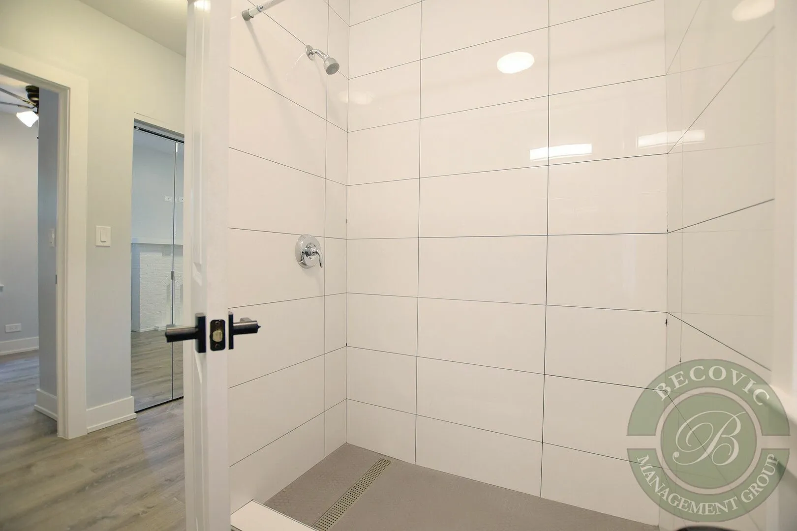 7742 N Eastlake Terrace, ,  60626, USA 60626-unit#2W-Chicago-IL