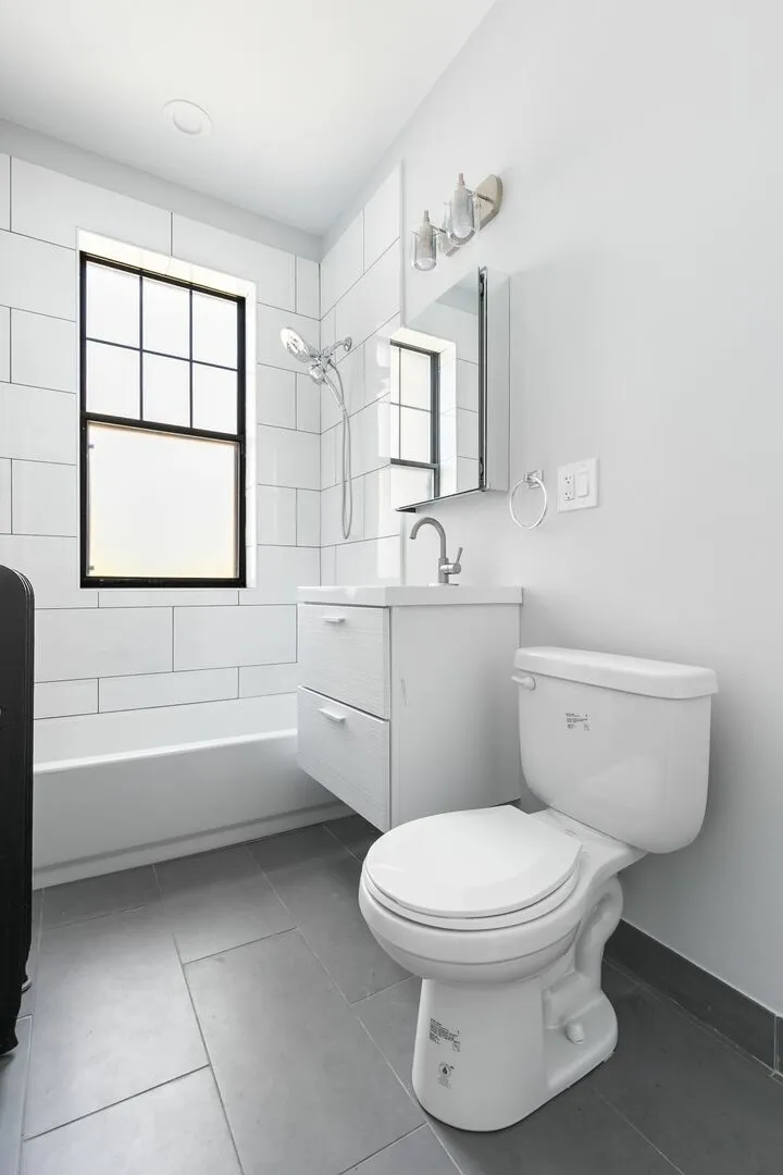 7618 N Eastlake Terrace, ,  60626, USA 60626-unit#3-Chicago-IL