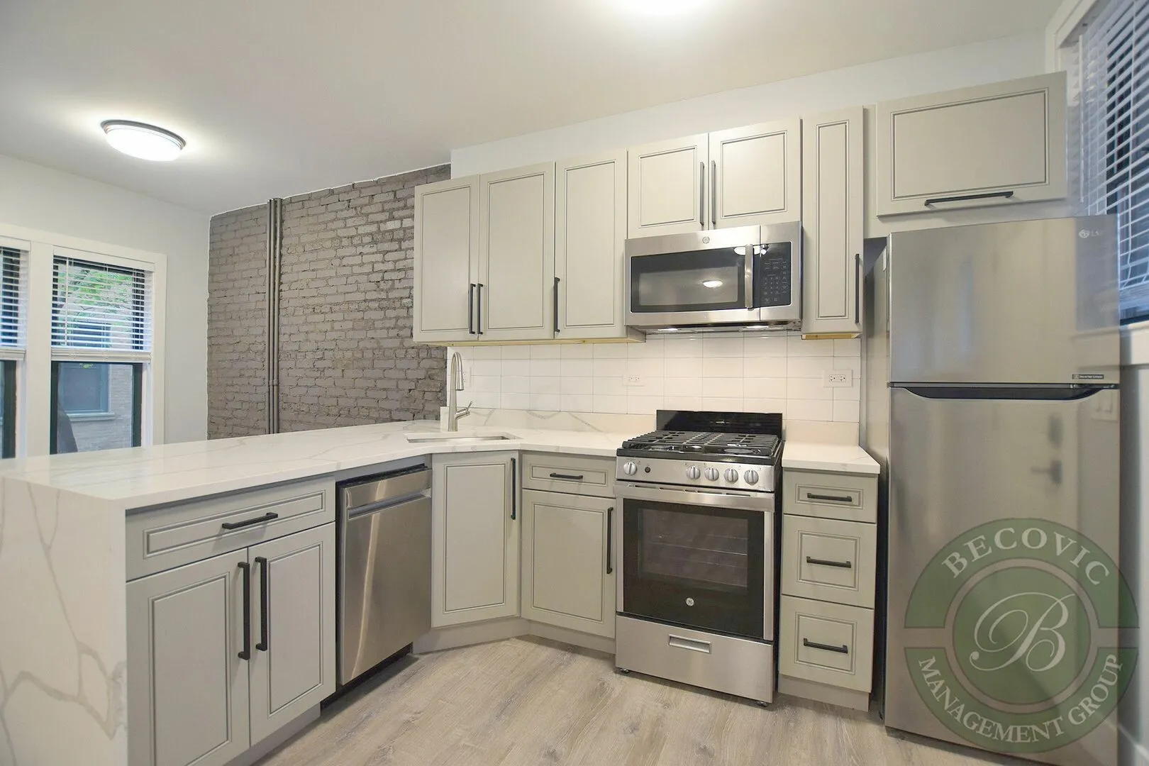 7742 N Eastlake Terrace, , 60626, USA 60626-unit#1W-Chicago-IL