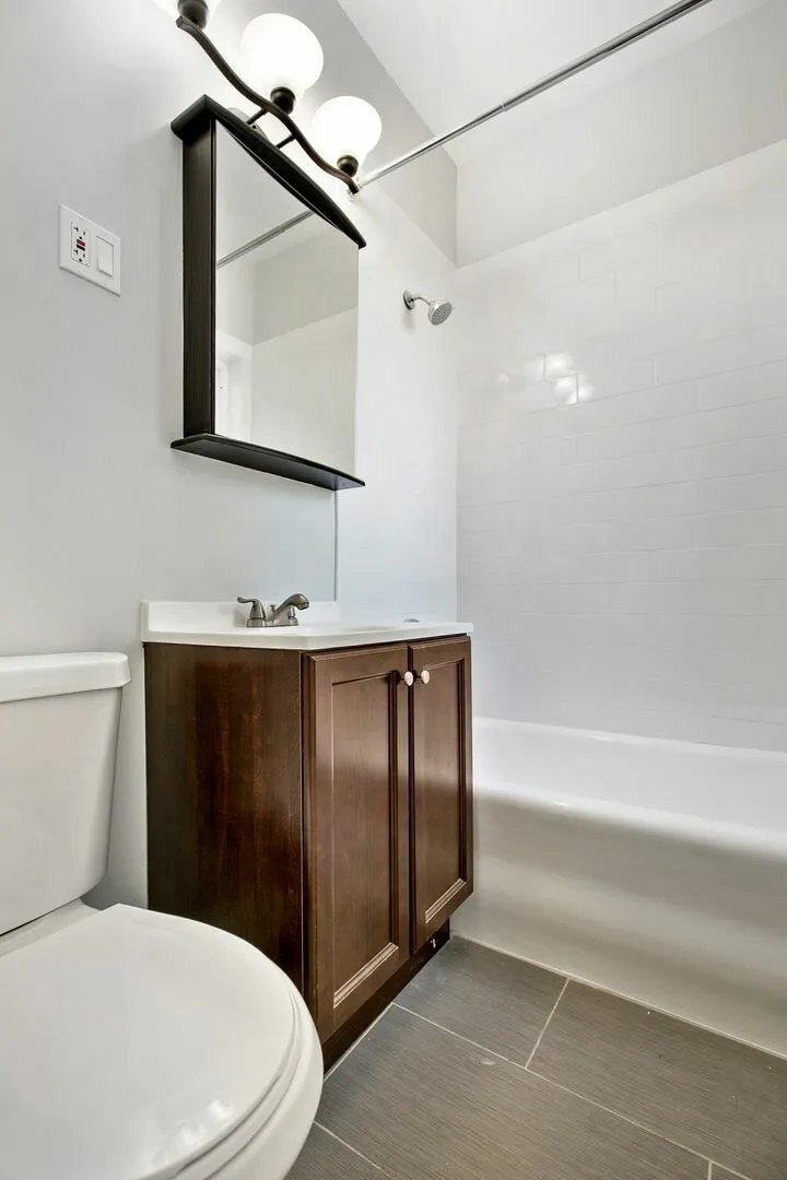 1110 W Glenlake Ave, ,  60660, USA 60660-unit#3RD FLOOR-Chicago-IL