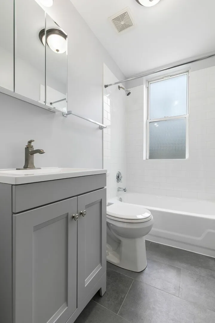 7736 N Ashland Ave, ,  60626, USA 60626-unit#2H-Chicago-IL