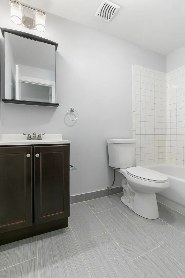 1611 W Juneway Terrace, ,  60626, USA 60626-unit#2F-Chicago-IL