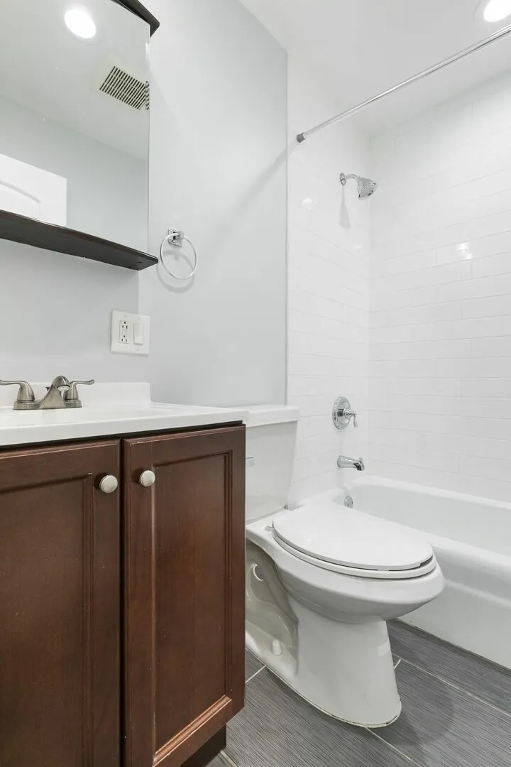 5534 N Kenmore Ave, ,  60640, USA 60640-unit#308-Chicago-IL