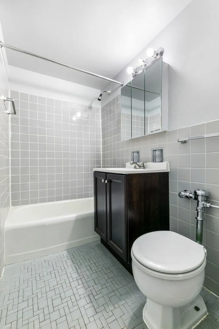 6012 N Kenmore Ave, , 60660, USA 60660-unit#4D-Chicago-IL