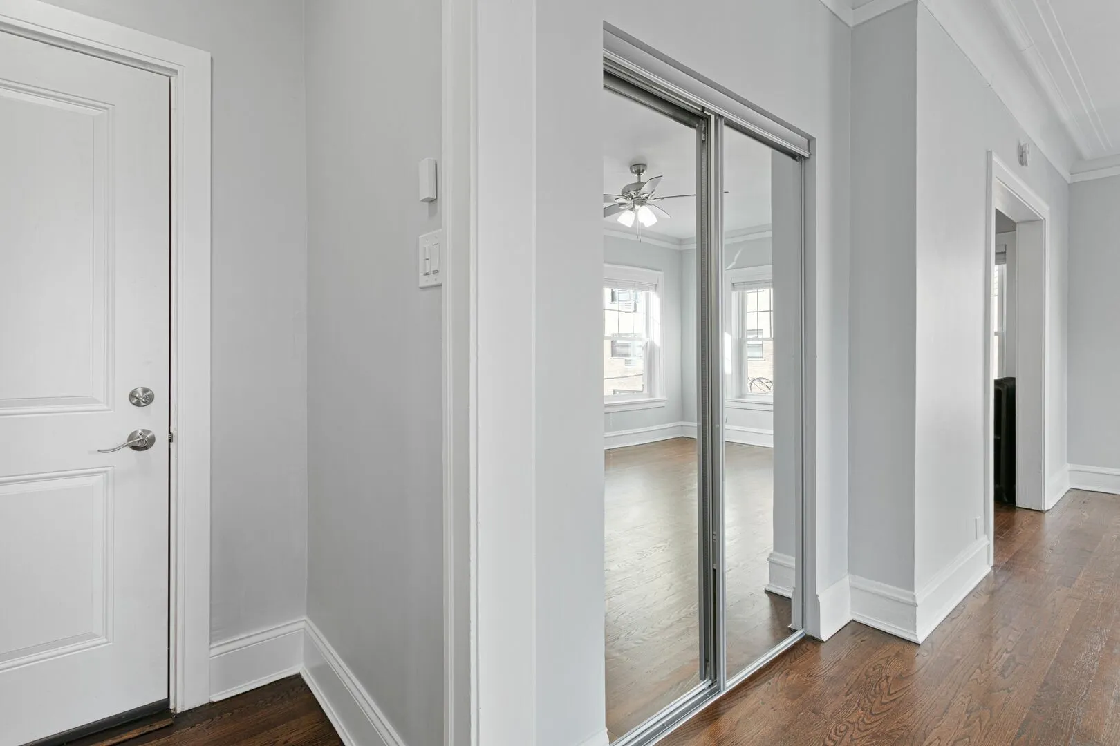 1059 W Glenlake Ave, ,  60660, USA 60660-unit#3S-Chicago-IL