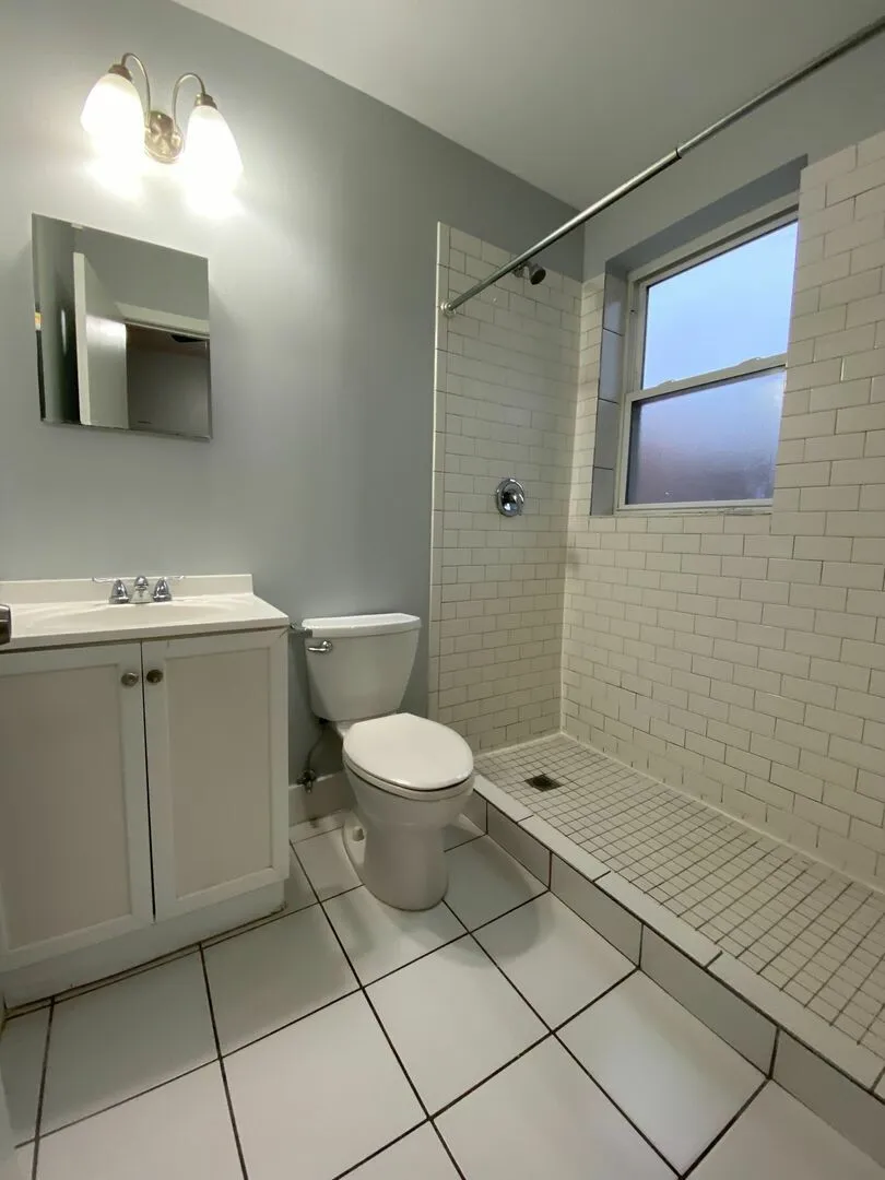 7456 N Greenview Ave, ,  60626, USA 60626-unit#3A-Chicago-IL