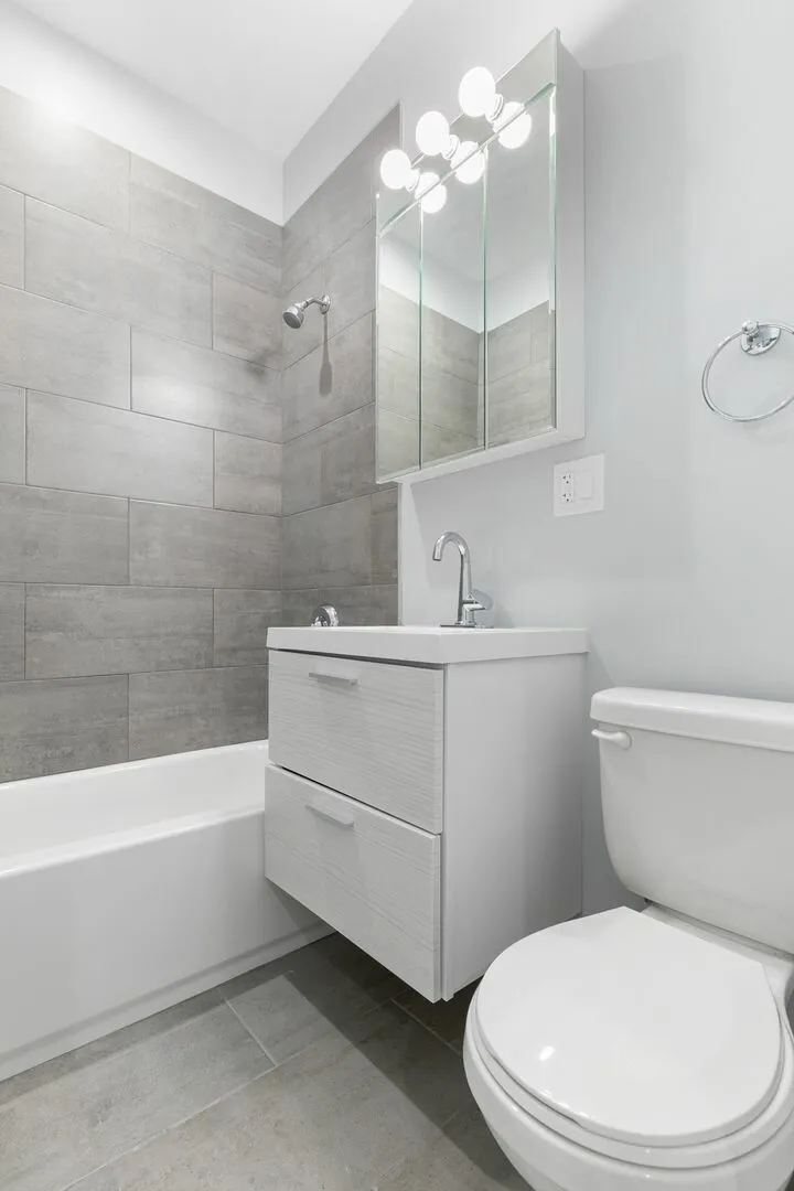 6035 N Winthrop Ave, , 60660, USA 60660-unit#2-Chicago-IL