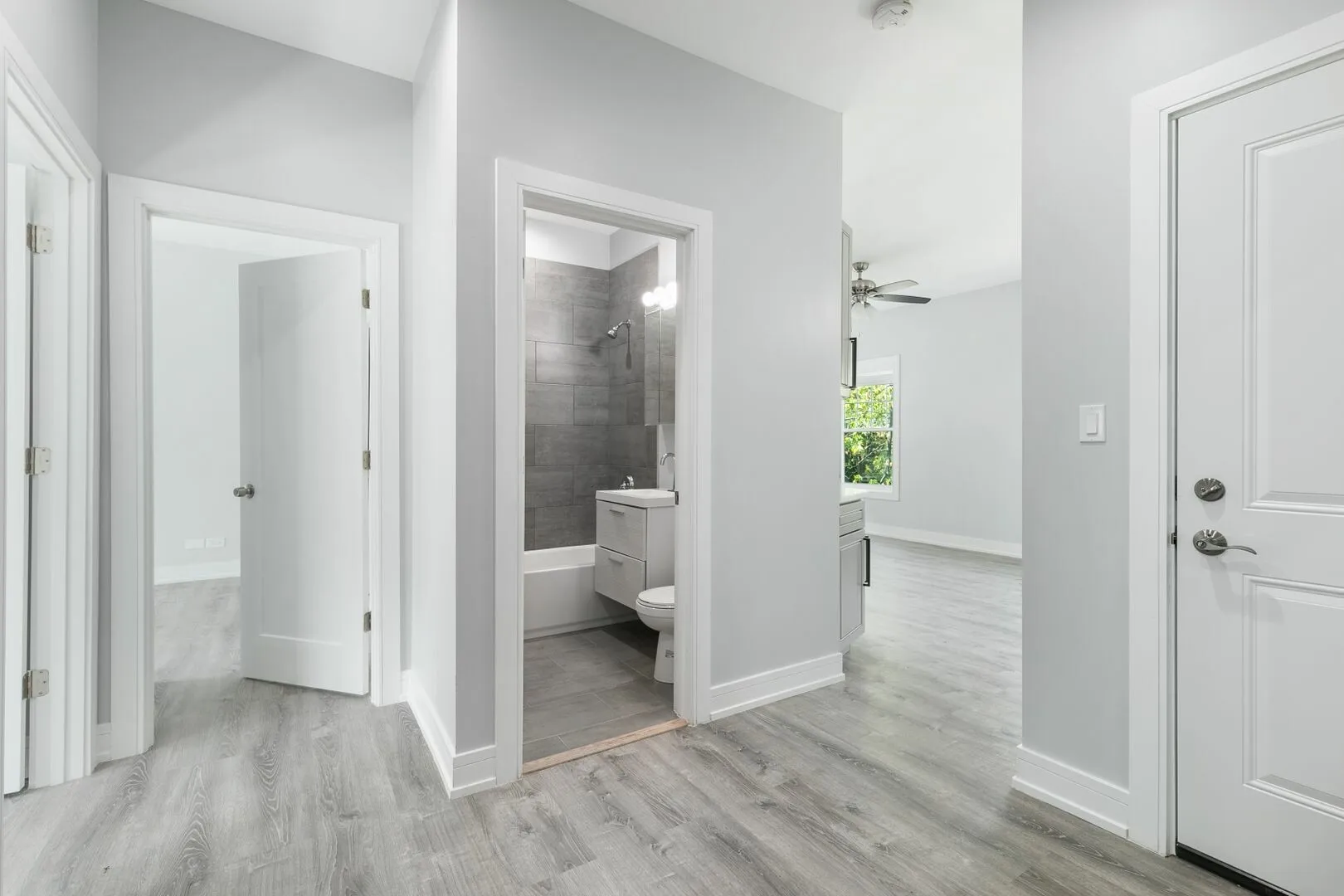6035 N Winthrop Ave, , 60660, USA 60660-unit#2-Chicago-IL