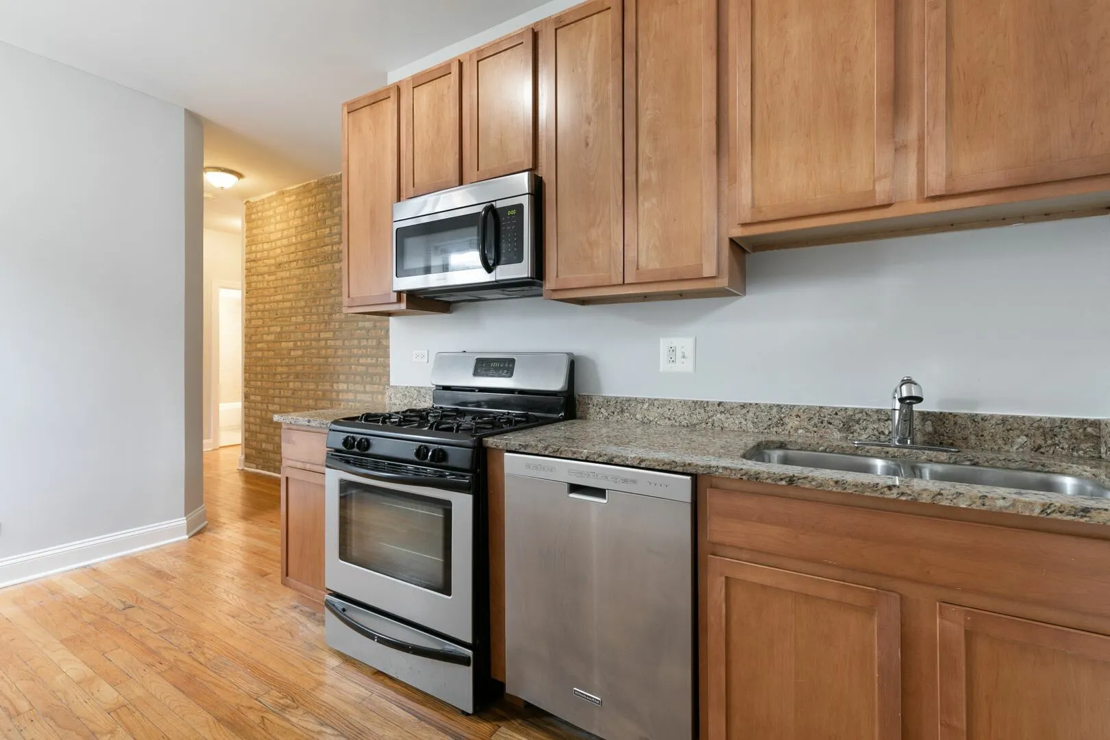 2011 W Jarvis Ave, ,  60645, USA 60645-unit#3-Chicago-IL